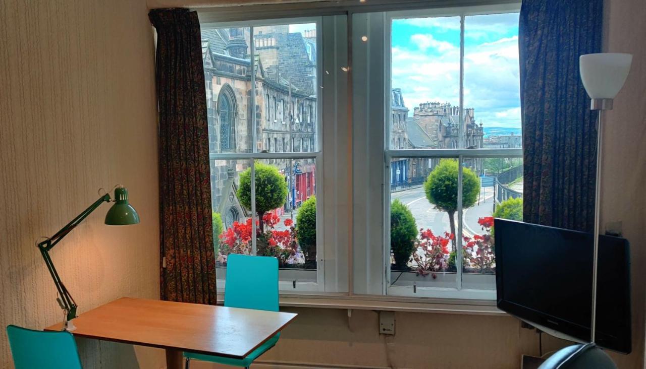 Royal Mile Apartment, 1 Minute From The Castle. Единбург Екстериор снимка