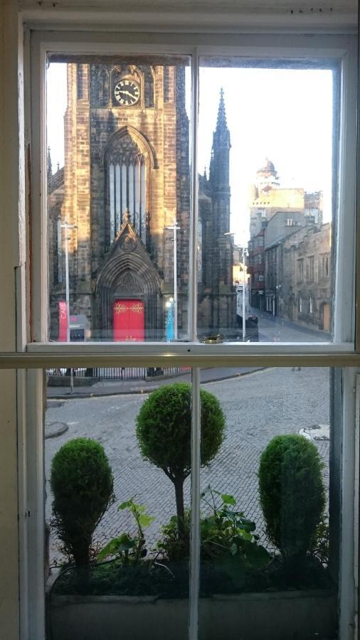 Royal Mile Apartment, 1 Minute From The Castle. Единбург Екстериор снимка