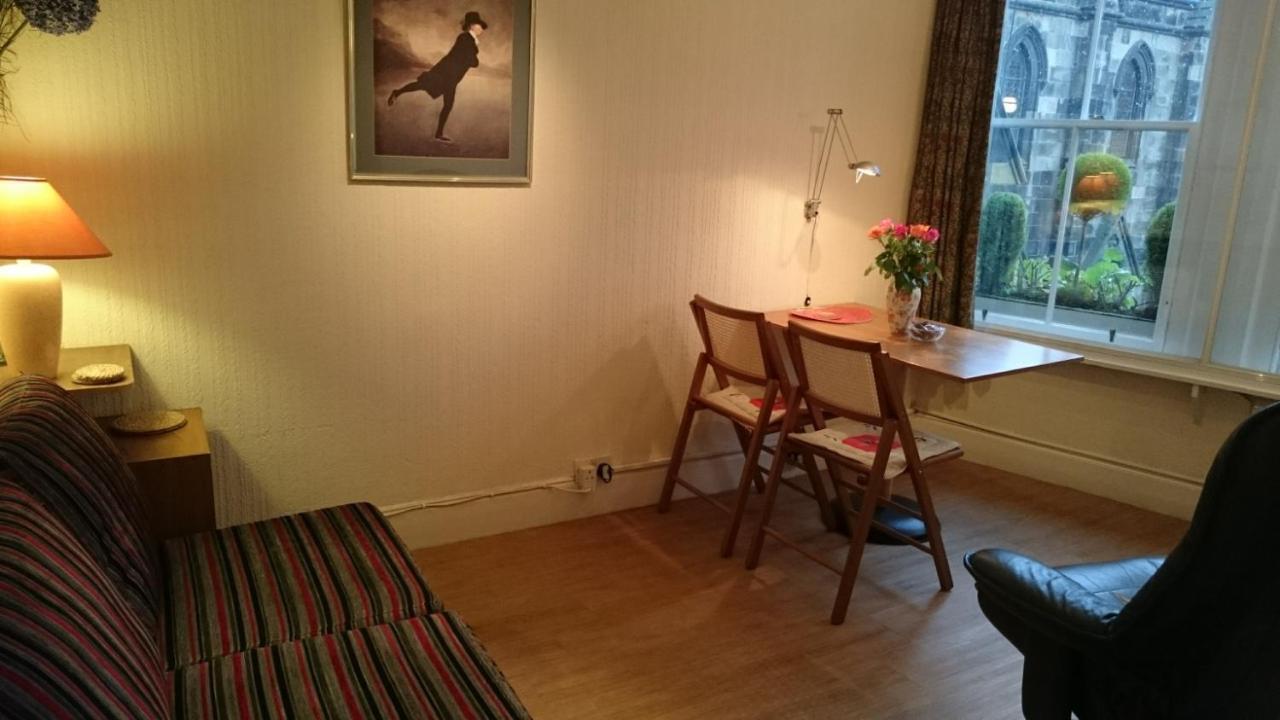 Royal Mile Apartment, 1 Minute From The Castle. Единбург Екстериор снимка