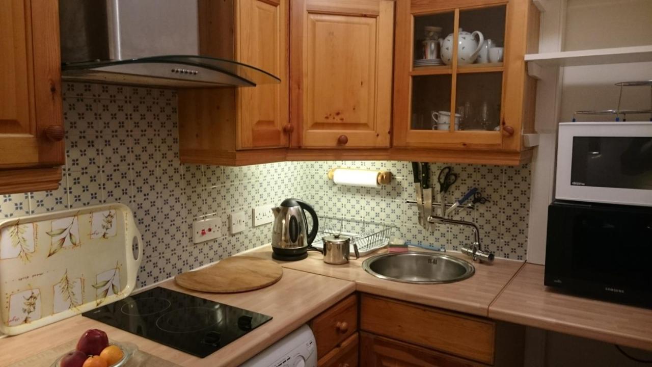 Royal Mile Apartment, 1 Minute From The Castle. Единбург Екстериор снимка