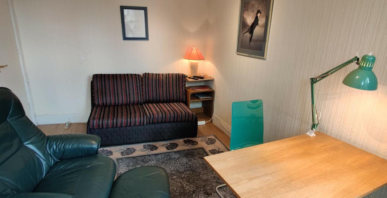 Royal Mile Apartment, 1 Minute From The Castle. Единбург Екстериор снимка