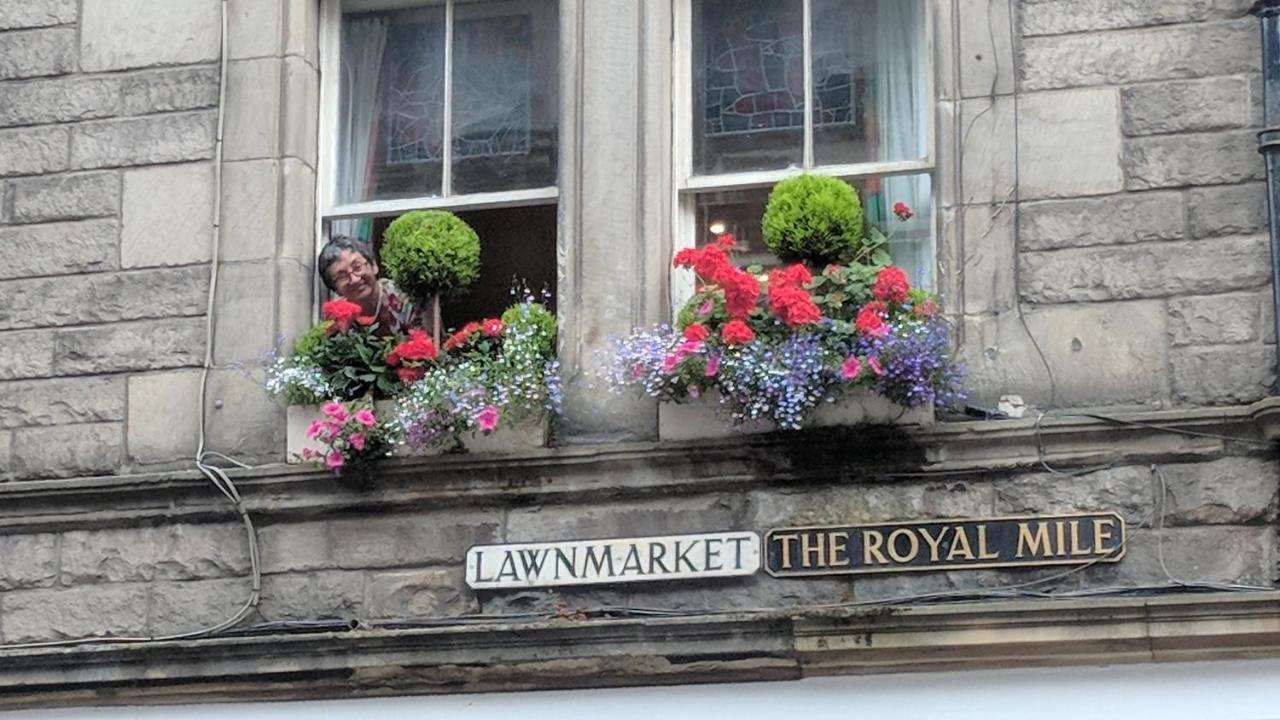 Royal Mile Apartment, 1 Minute From The Castle. Единбург Екстериор снимка